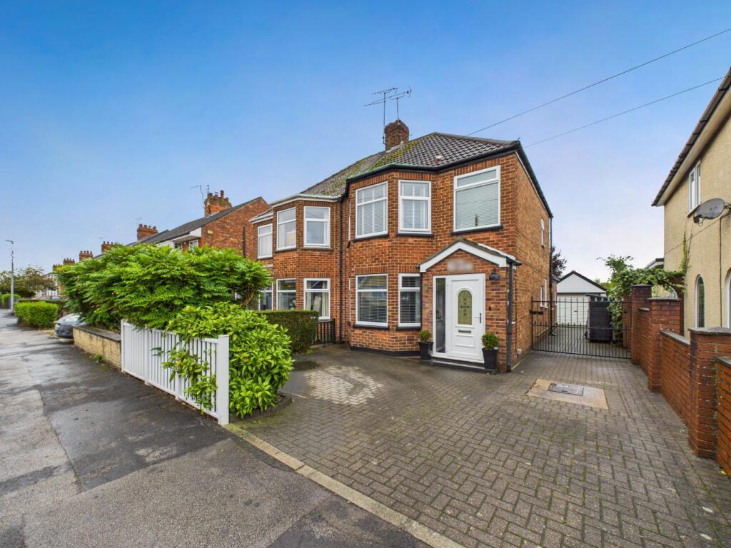 Main image of property: Golf Links Road, Hull, HU6 8RD