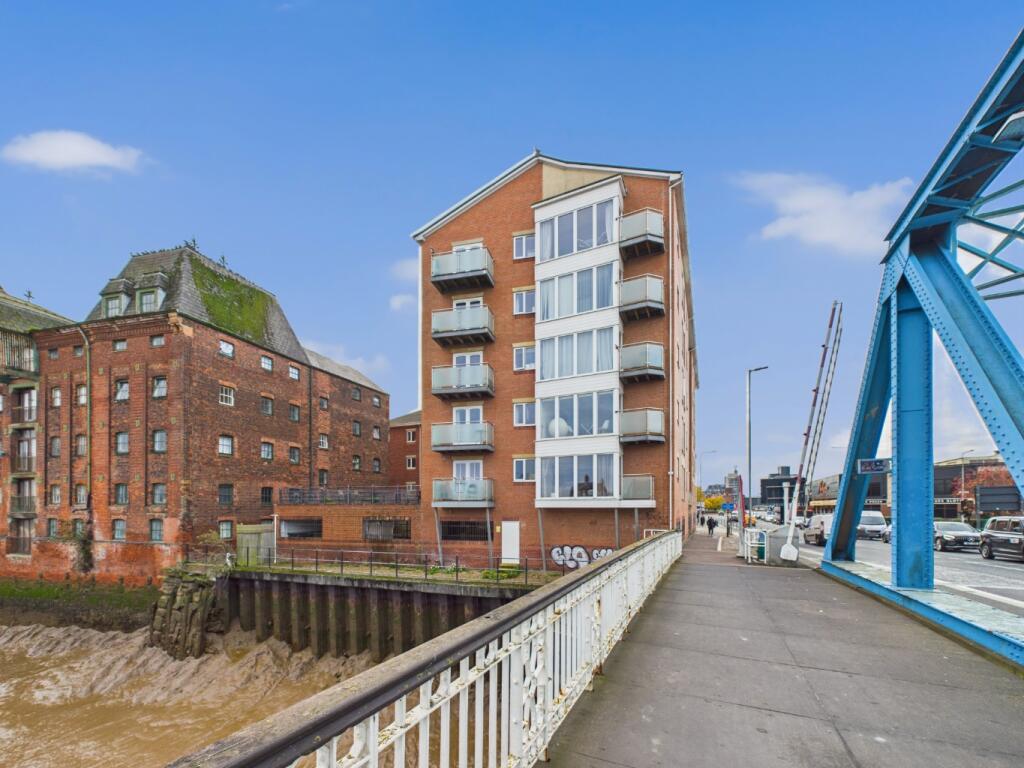 Main image of property: Old Harbour Court, 10 Wincolmlee, Hull, HU2 8HZ