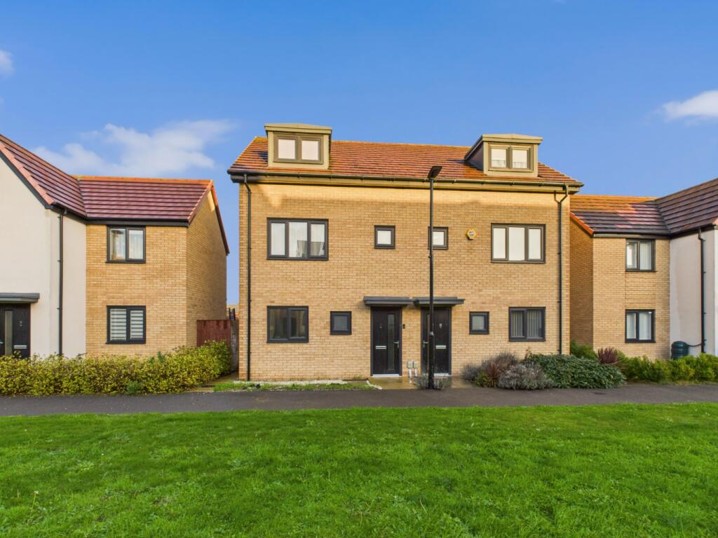 Main image of property: Stainton Walk, Hull, HU3 5EH