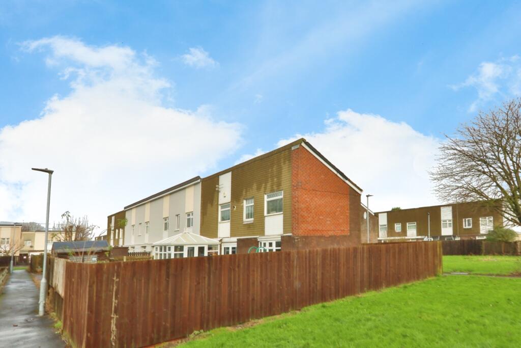 3 bedroom end of terrace house for sale in Whitstone Close, Bransholme