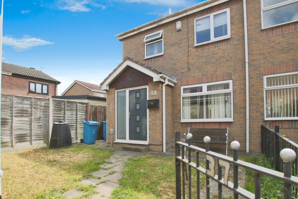 3 bedroom semi-detached house