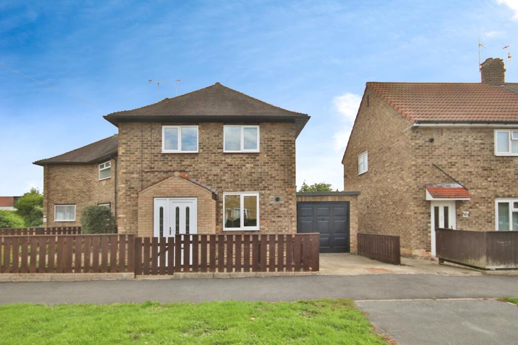 Main image of property: Wansbeck Road, Hull, HU8 9SS