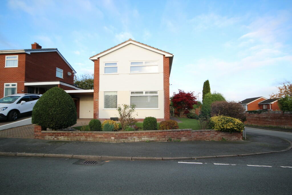 3 bedroom detached house for sale in Elm Avenue, Connah's Quay, CH5