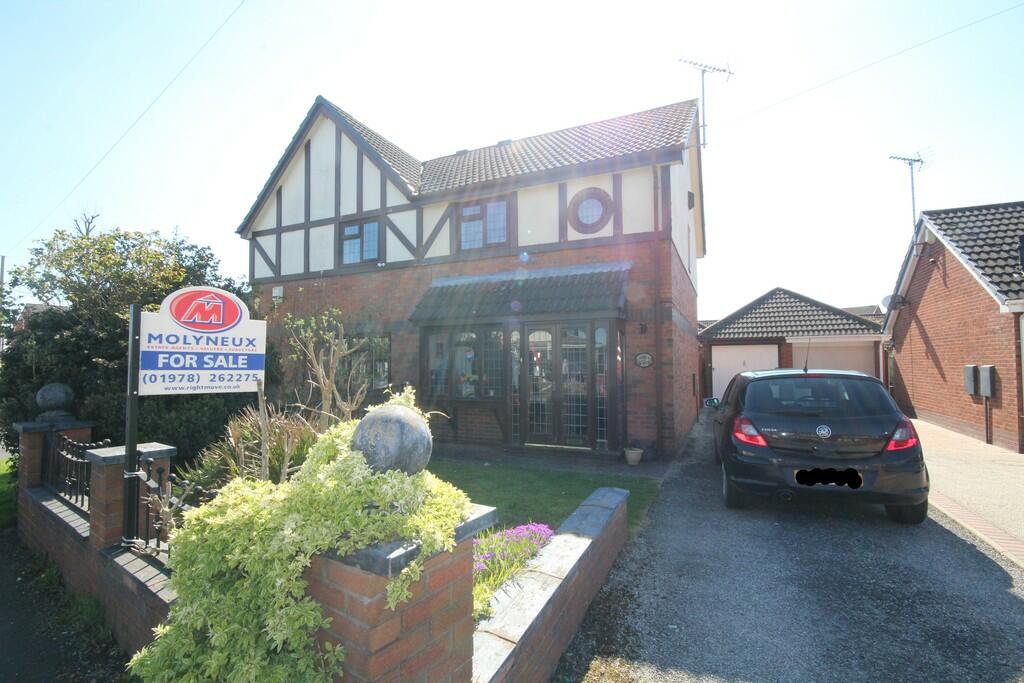 3 bedroom semidetached house for sale in Rhosrobin, Wrexham, LL11