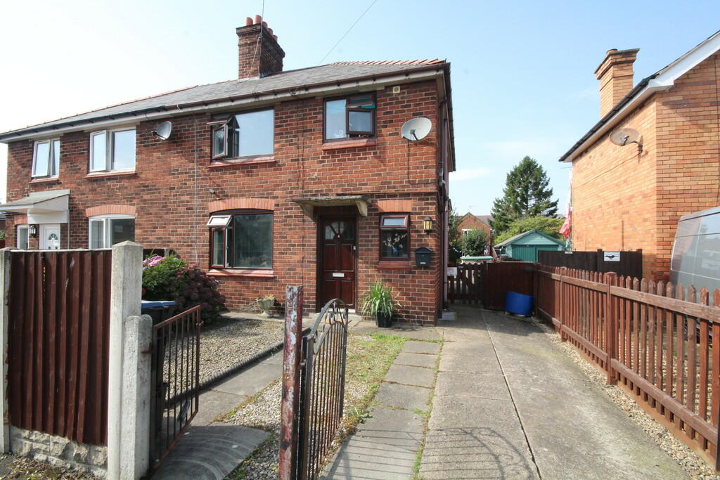 3 bedroom semidetached house for sale in Waverly Cresent, Rossett, LL12