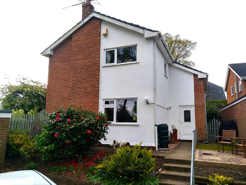 4 bedroom detached house for sale in Erddig Road, LL13