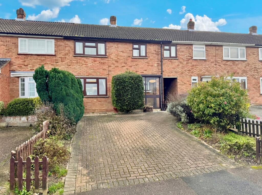 3 bedroom terraced house for sale in Ivel Way, Baldock, SG7