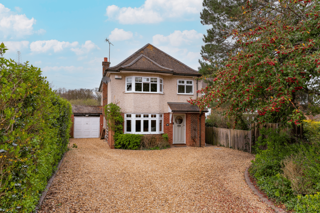 4 bedroom detached house for sale in Letchworth Road, Baldock, SG7