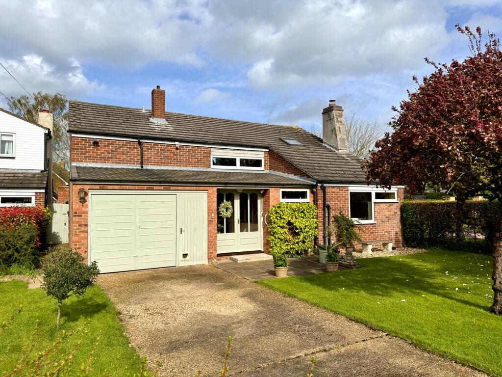 4 bedroom detached house for sale in The Close, Hinxworth, Baldock, SG7