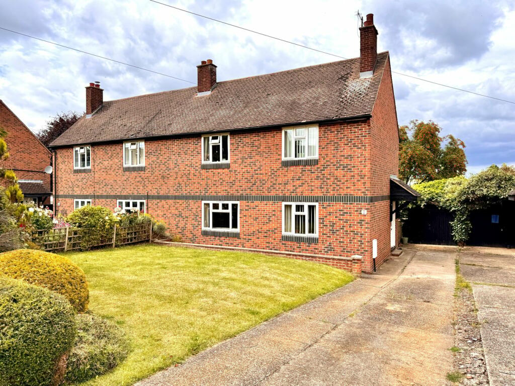 3 bedroom semidetached house for sale in Dixies Close, Ashwell
