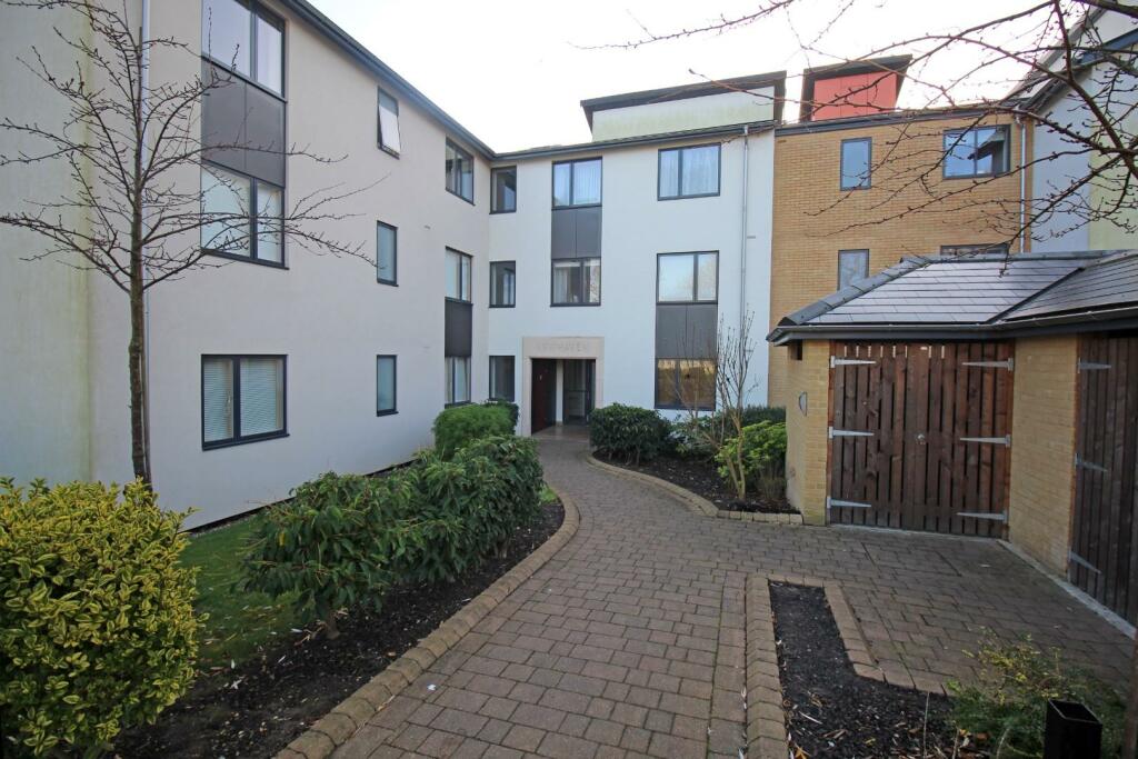 2 bedroom apartment for sale in Drakes Drive, Stevenage, SG2