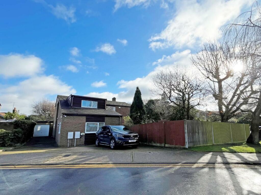 4 bedroom detached house for sale in Whitney Drive, Old Town Stevenage