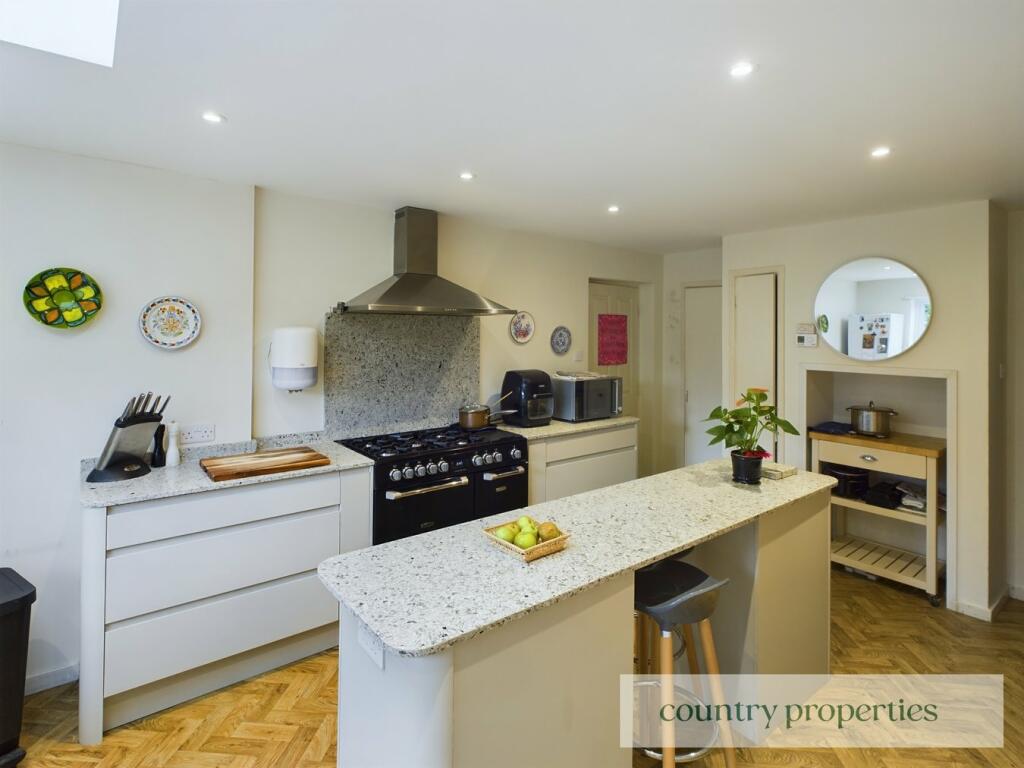 Additional property image - Knightsfield, Welwyn Garden City, AL8