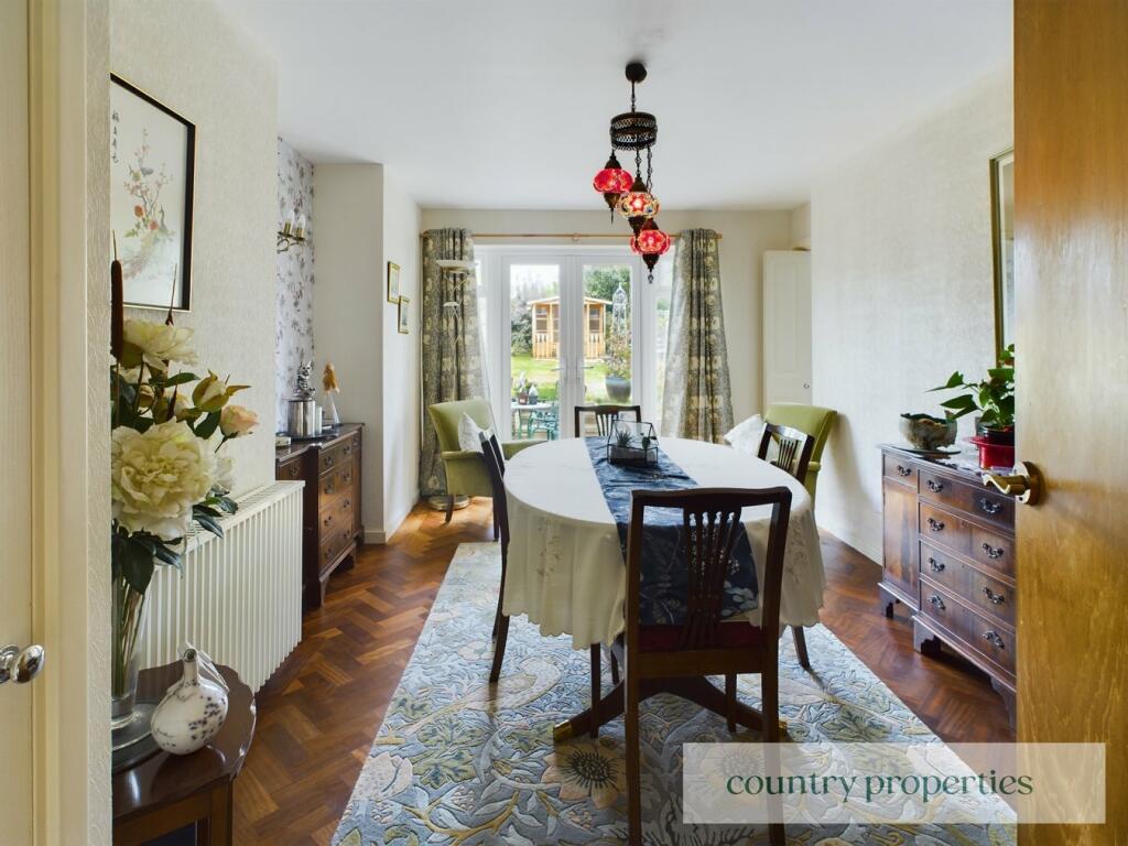 Additional property image - Knightsfield, Welwyn Garden City, AL8