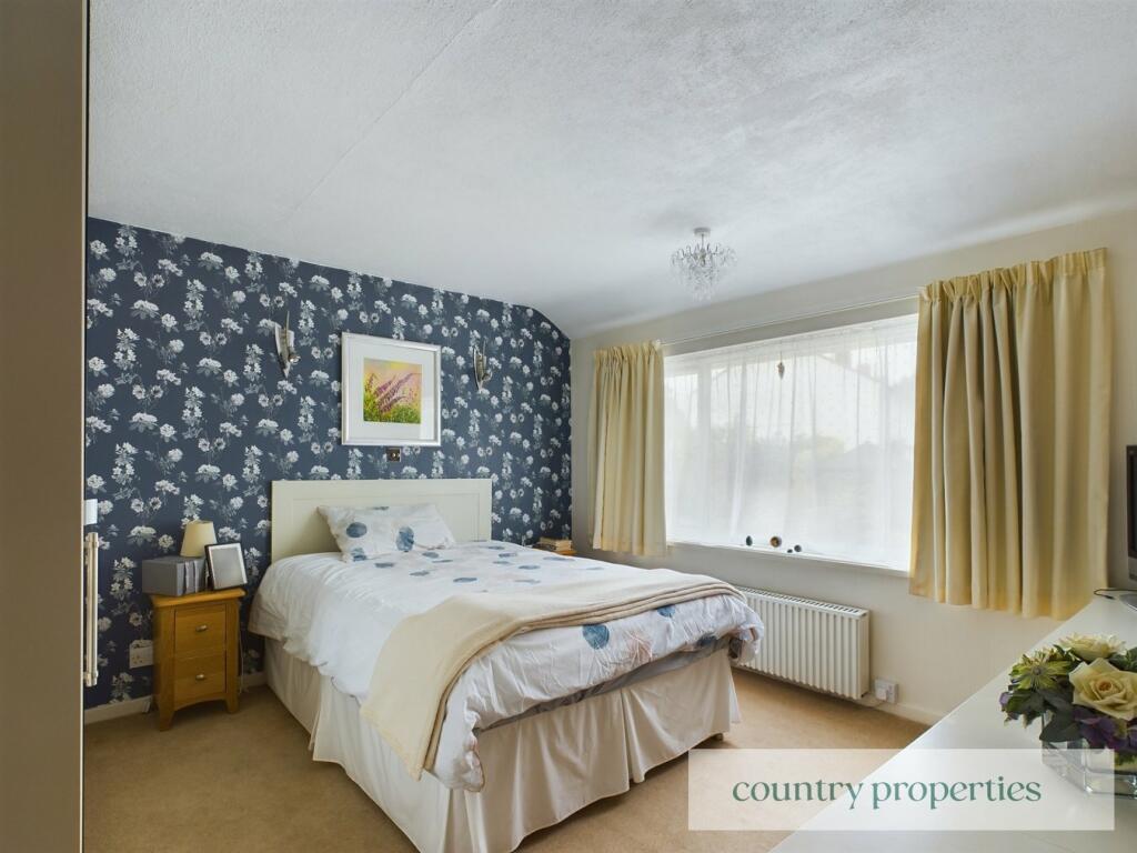Additional property image - Knightsfield, Welwyn Garden City, AL8