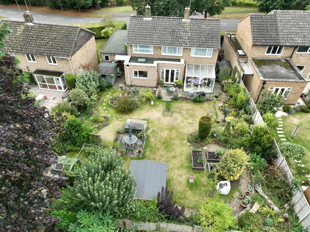Additional property image - Knightsfield, Welwyn Garden City, AL8