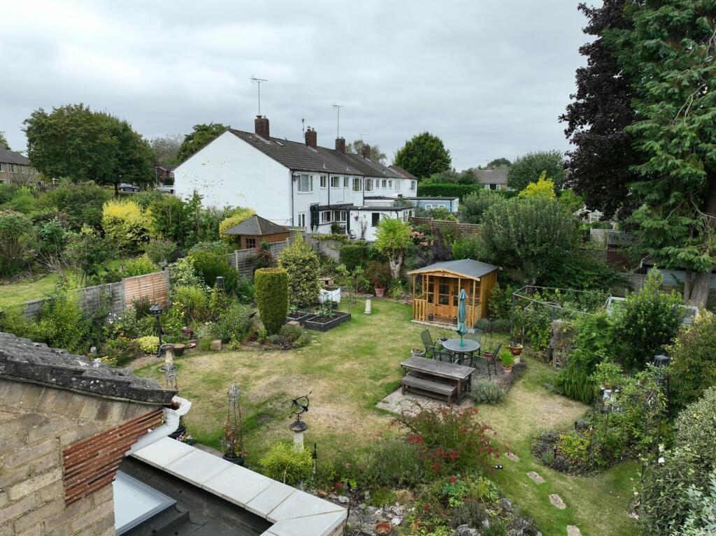 Additional property image - Knightsfield, Welwyn Garden City, AL8