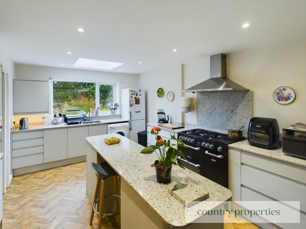 Additional property image - Knightsfield, Welwyn Garden City, AL8