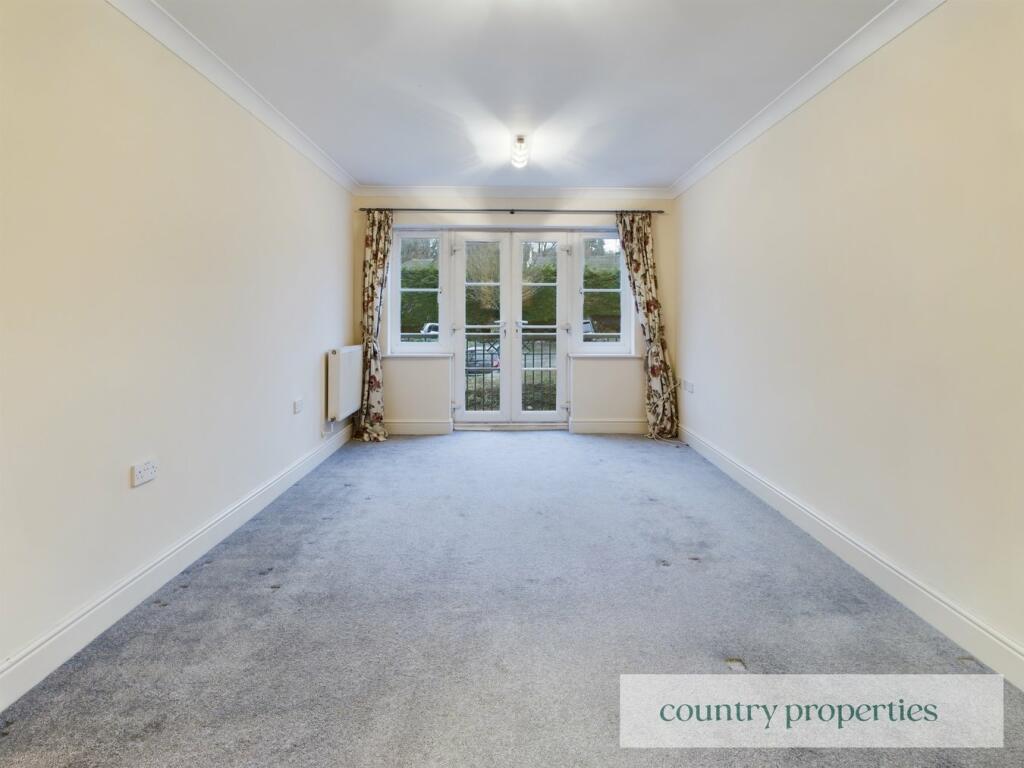 Additional property image - Oaklands Court, WELWYN, AL6