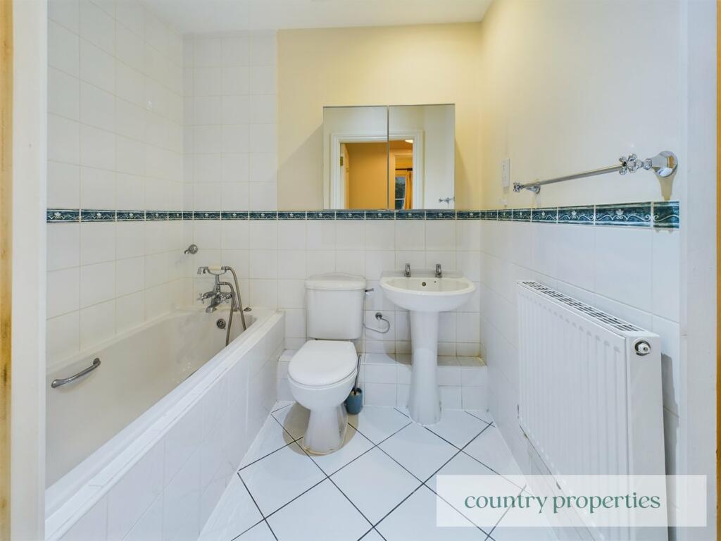 Additional property image - Oaklands Court, WELWYN, AL6