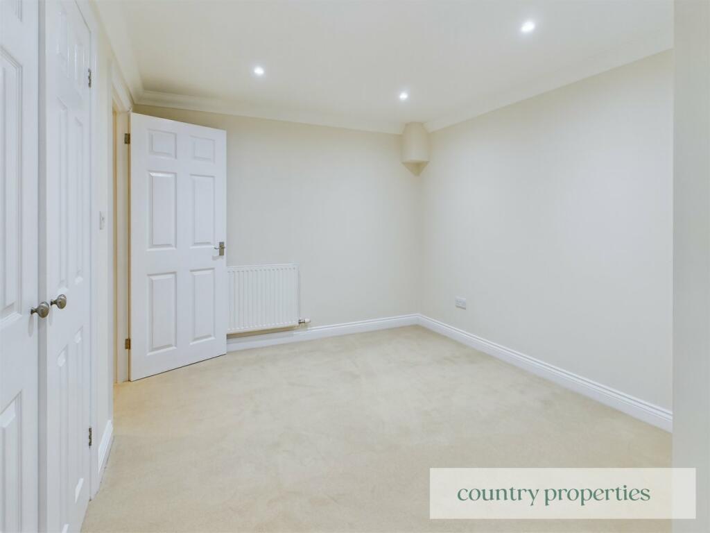 Additional property image - Digswell Rise, Welwyn Garden City, AL8