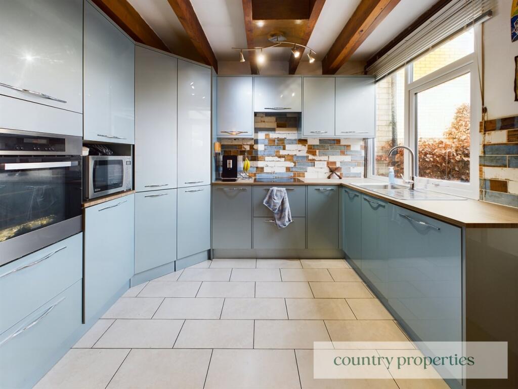 Additional property image - Wren Wood, Welwyn Garden City, AL7