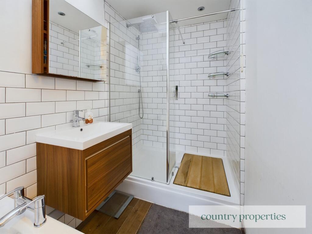 Additional property image - Wren Wood, Welwyn Garden City, AL7