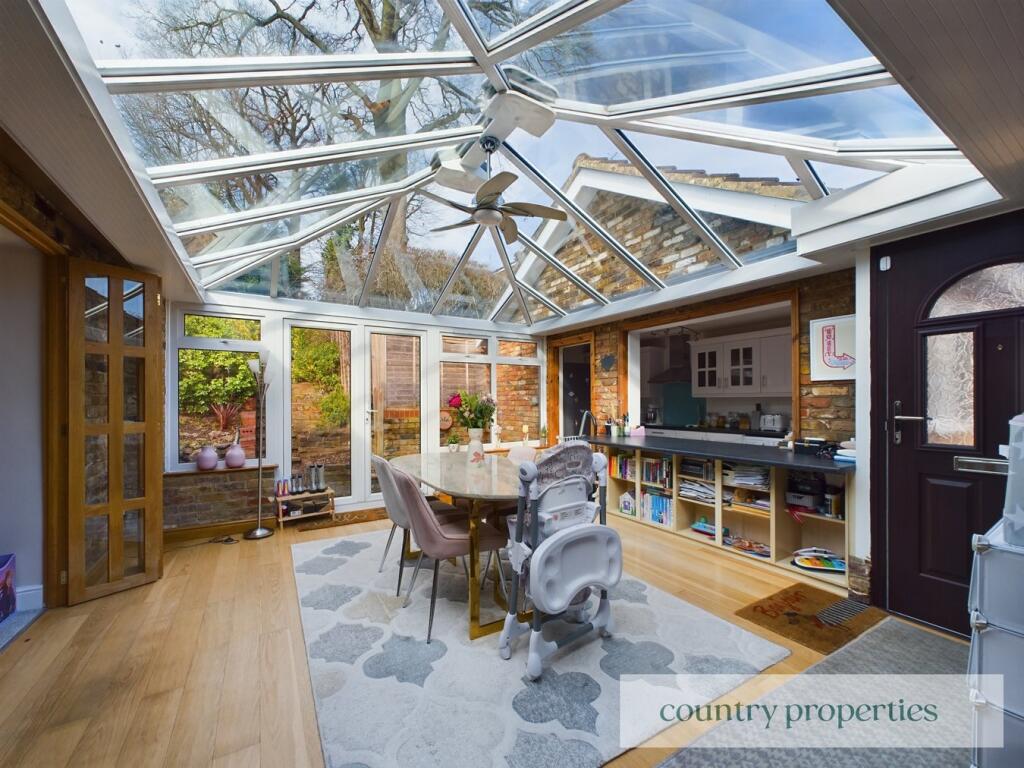 Additional property image - Oak Piece, Welwyn, AL6
