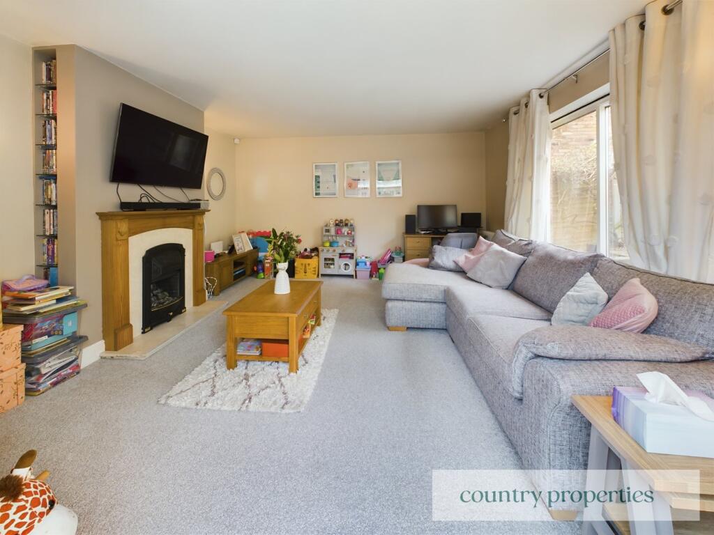 Additional property image - Oak Piece, Welwyn, AL6