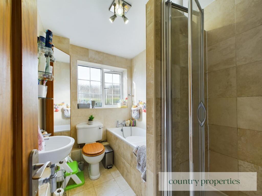 Additional property image - Oak Piece, Welwyn, AL6