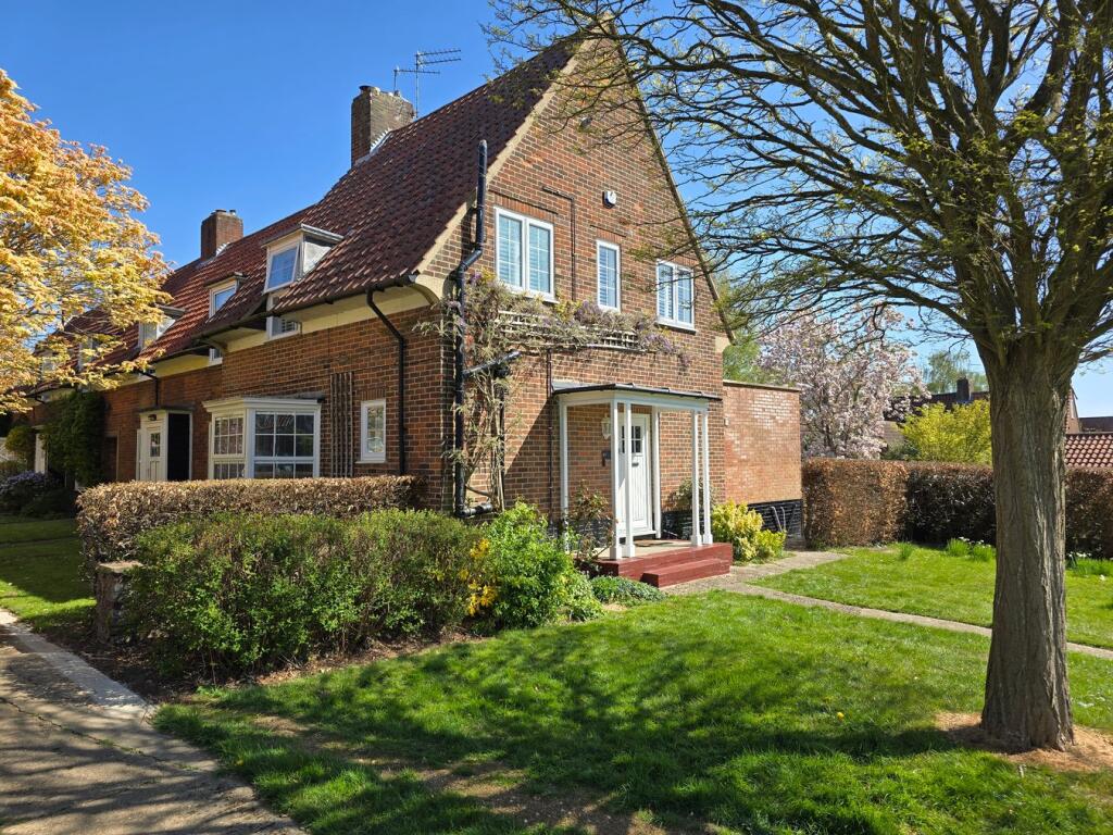 Main image of property: Walden Place, Welwyn Garden City, AL8