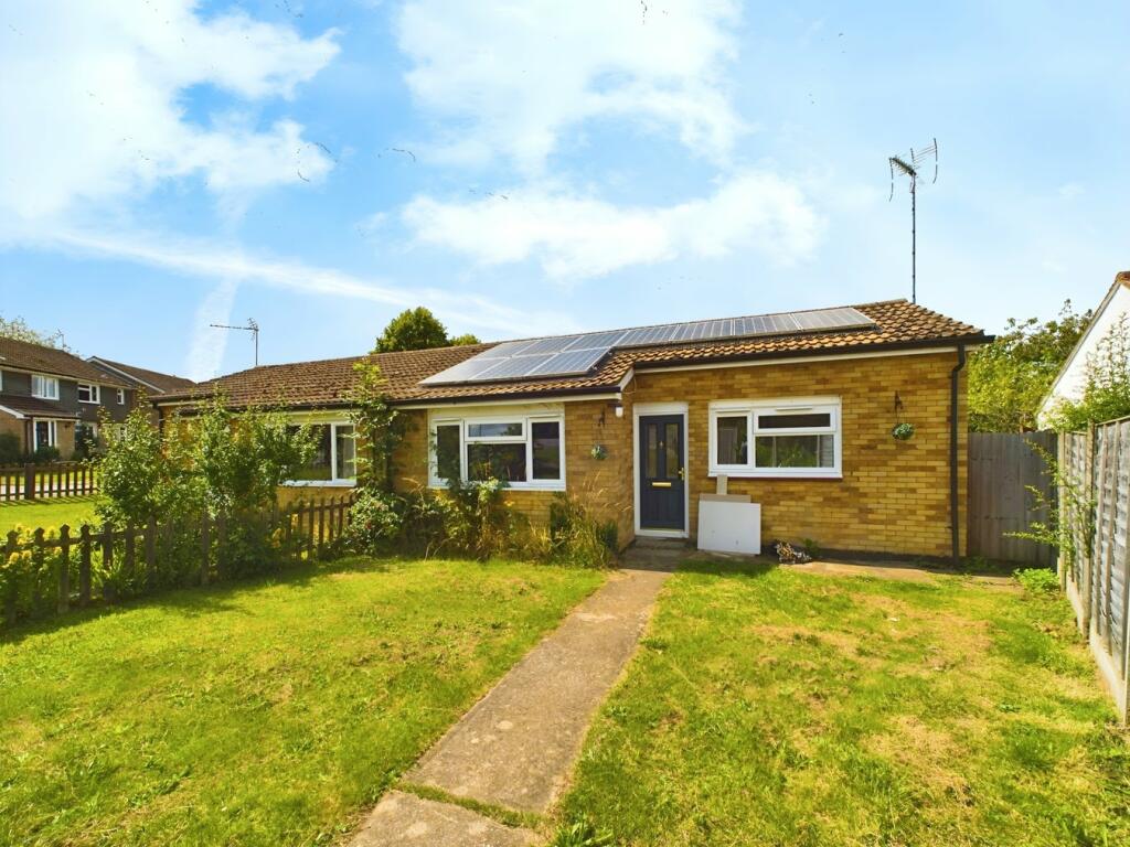 2 bedroom house for sale in Orchard Way, Breachwood Green, Hitchin, SG4