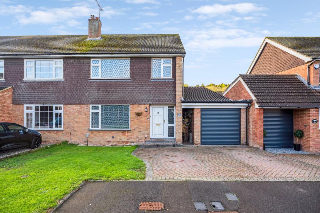 Main image of property: Gilded Acre, Dunstable, LU6