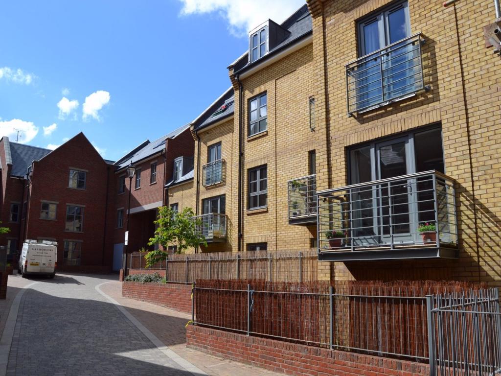 2 bedroom apartment for sale in Coopers Yard, Hitchin, SG5