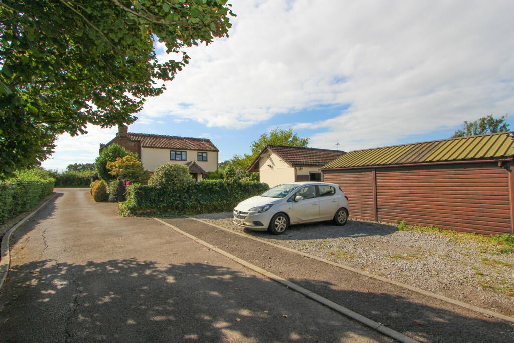 4 bedroom detached house for sale in Engine Common Lane, Yate, BS37