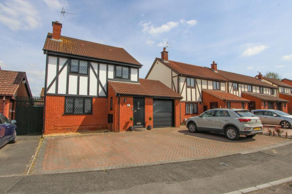 3 bedroom detached house for sale in Plover Close, Yate, BS37