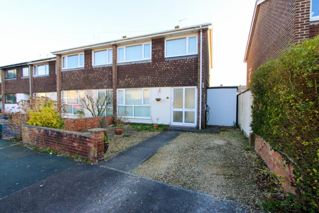 Main image of property: Priors Lea, Yate, BS37