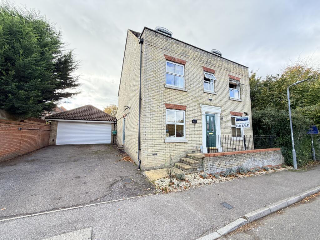 Main image of property: Grifon Road, Chafford Hundred, Essex, RM16 6RJ