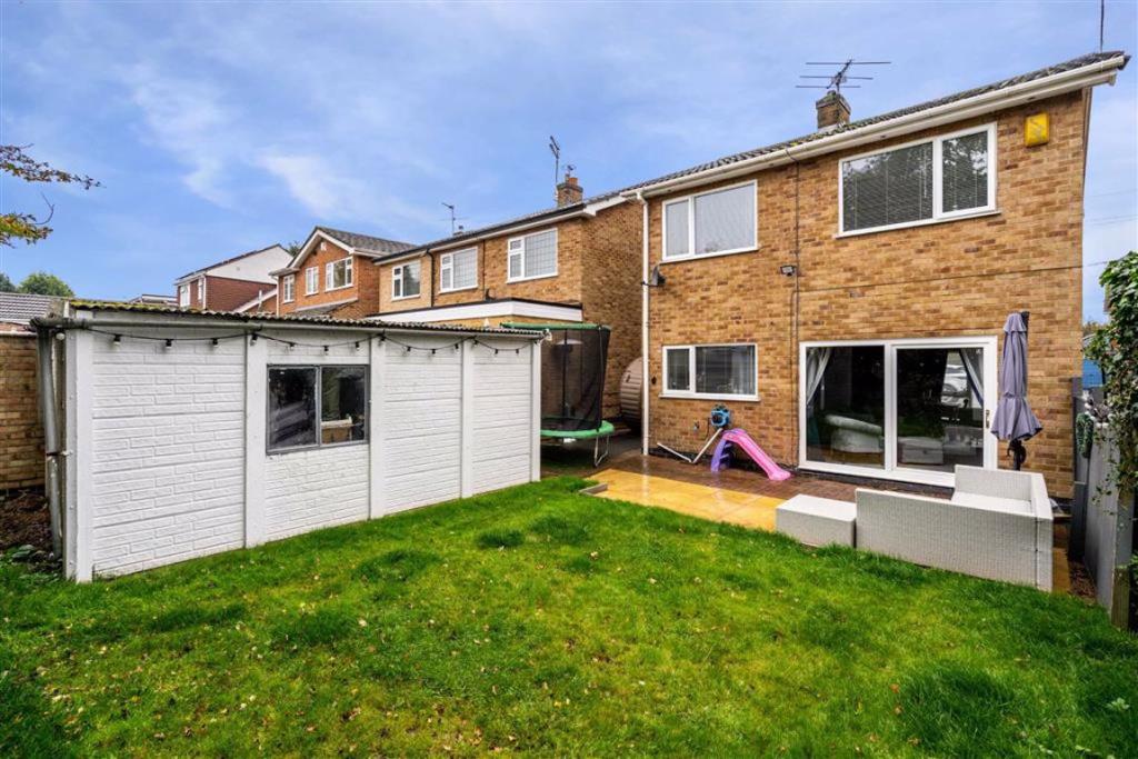3 bedroom detached house for sale in Thirlmere Drive, Loughborough