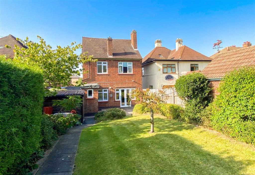 3 bedroom detached house for sale in Forest Road, Loughborough, LE11 , LE11