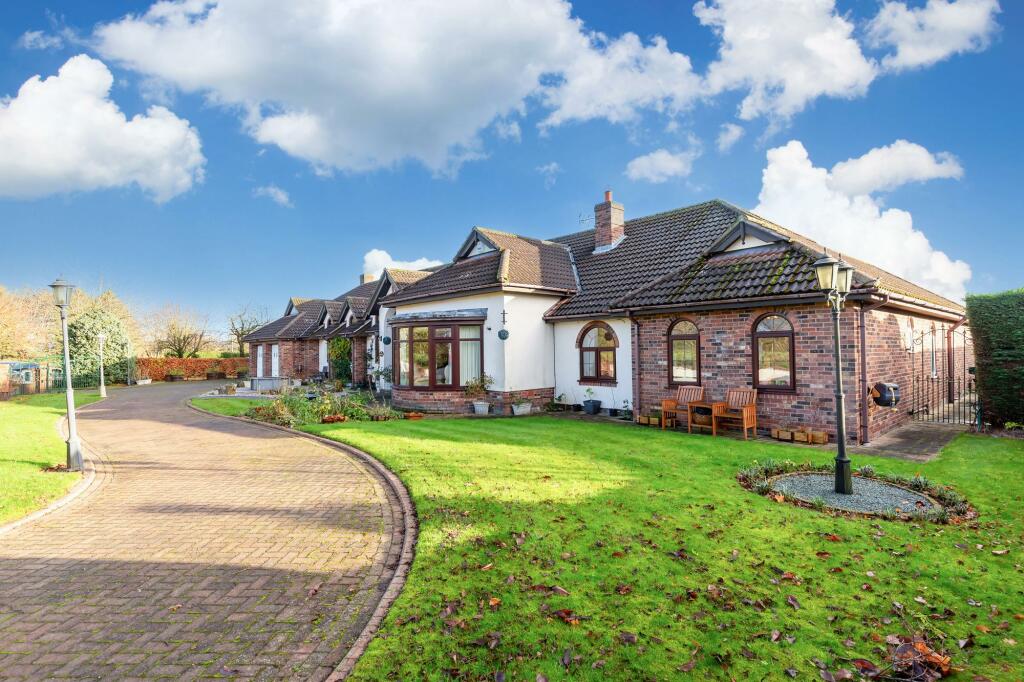 4 bedroom detached bungalow for sale in Birker Lane, Wilberfoss, York