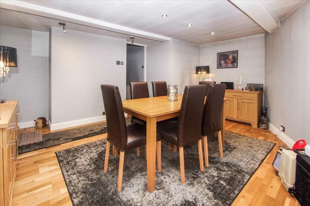 3 bedroom semidetached house for sale in St Crescent