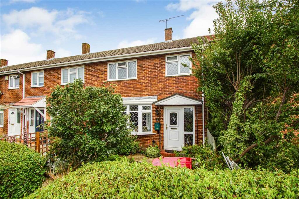 3 bedroom terraced house for sale in Whittaker Road, Slough, SL2