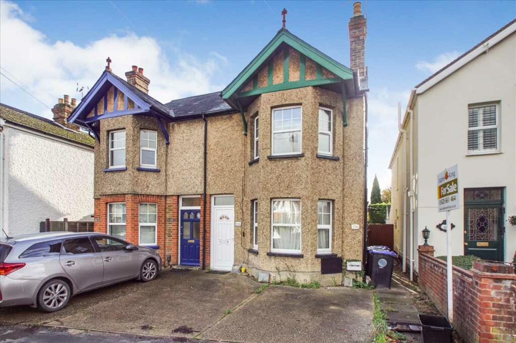 4 bedroom semidetached house for sale in Gore Road, Burnham, SL1