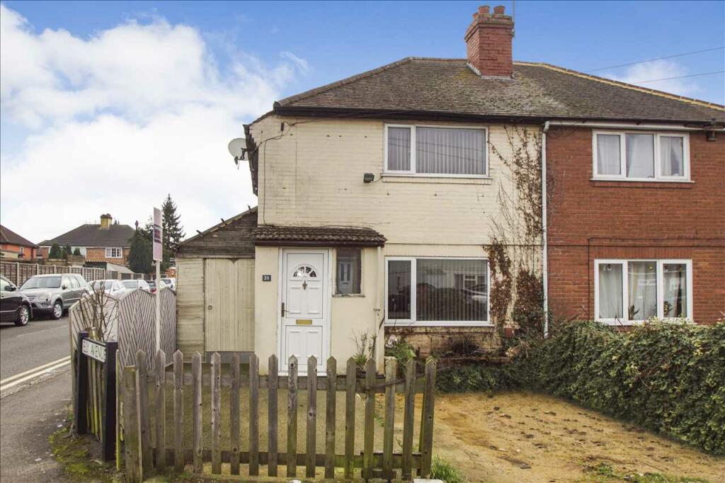 3 bedroom semidetached house for sale in Norfolk Avenue, Slough, SL1