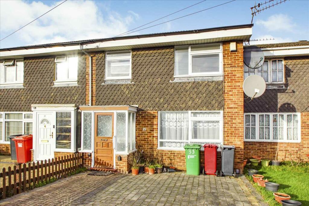 3 bedroom terraced house for sale in Pitts Road, Slough, SL1