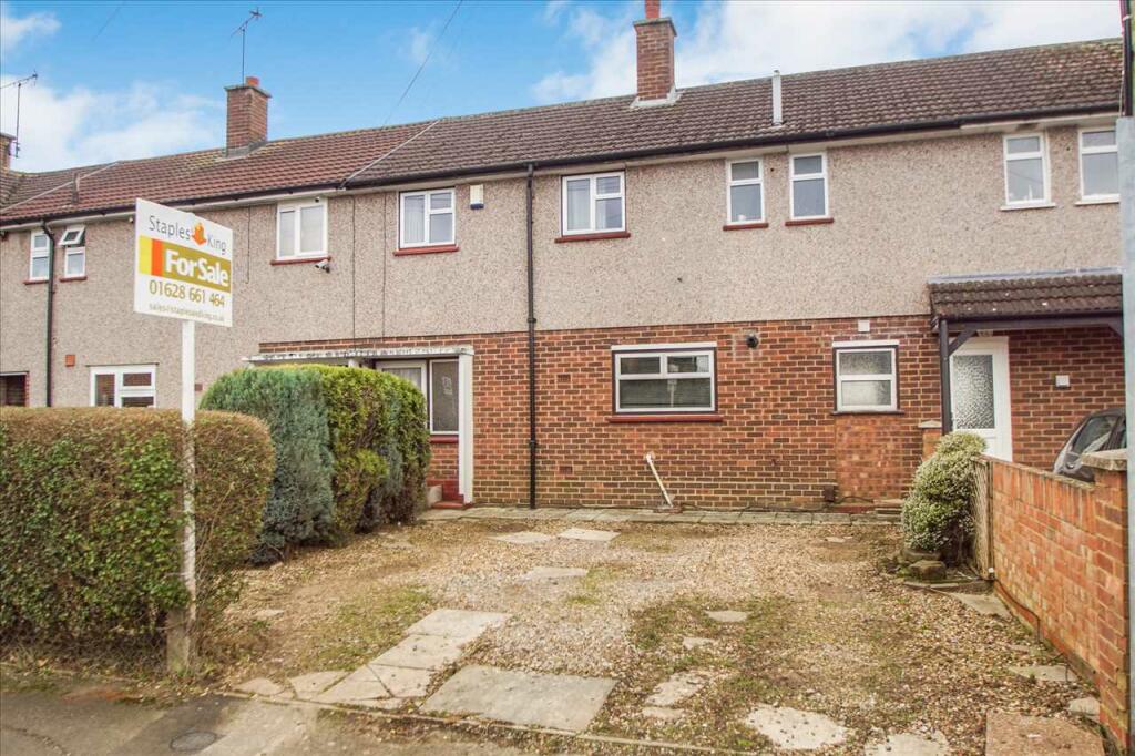 3 bedroom terraced house for sale in Washington Drive, Cippenham