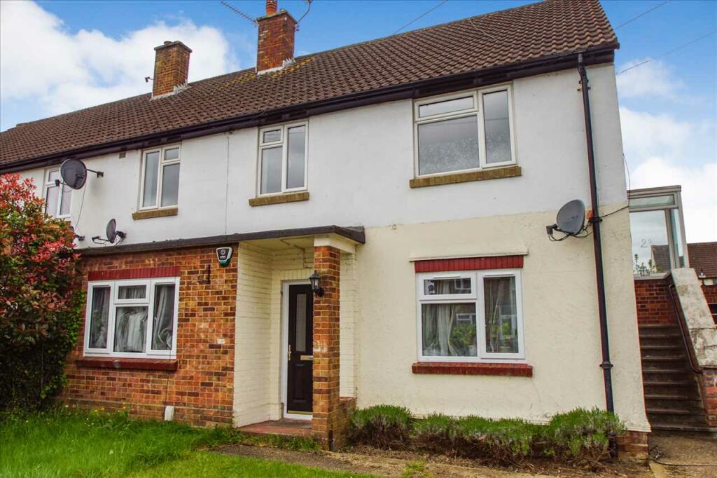 2 bedroom for sale in Thirlmere Avenue, Burnham, SL1