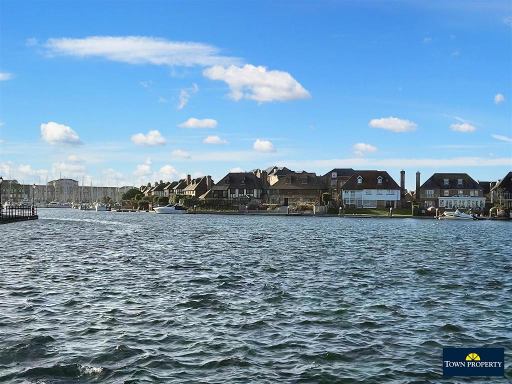 5 bedroom town house for sale in Hobart Quay, Eastbourne, BN23