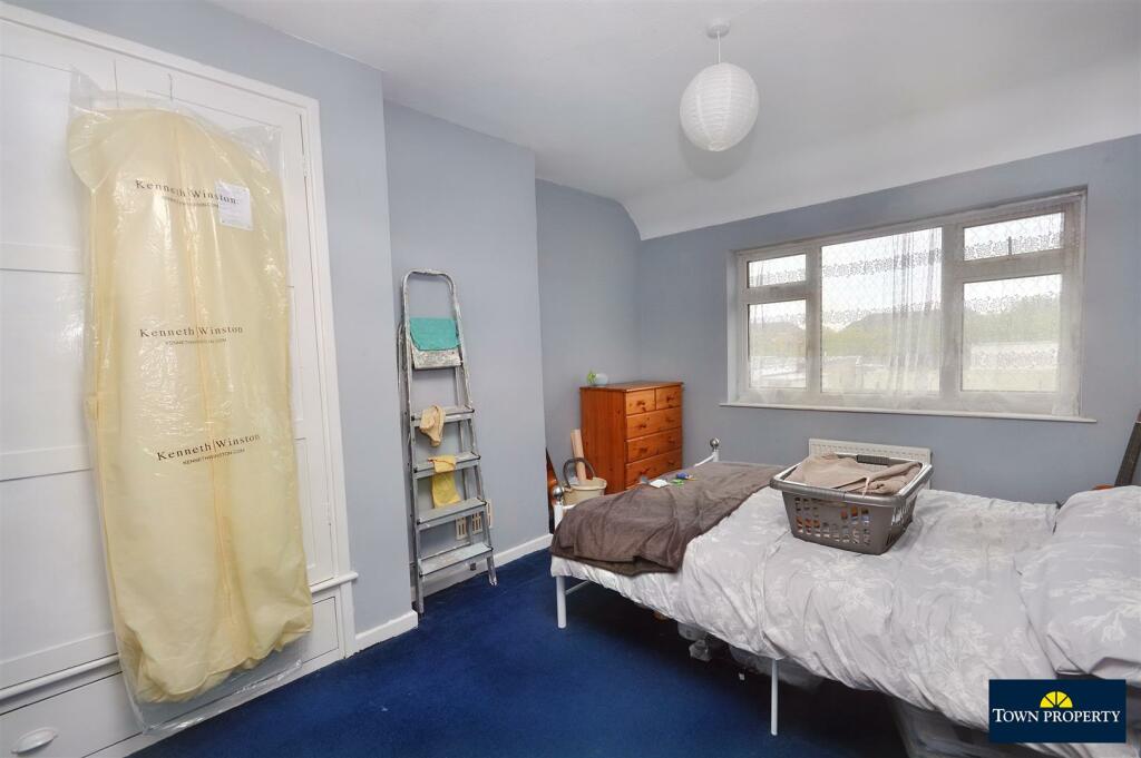 3 bedroom end of terrace house for sale in St. Philips Avenue